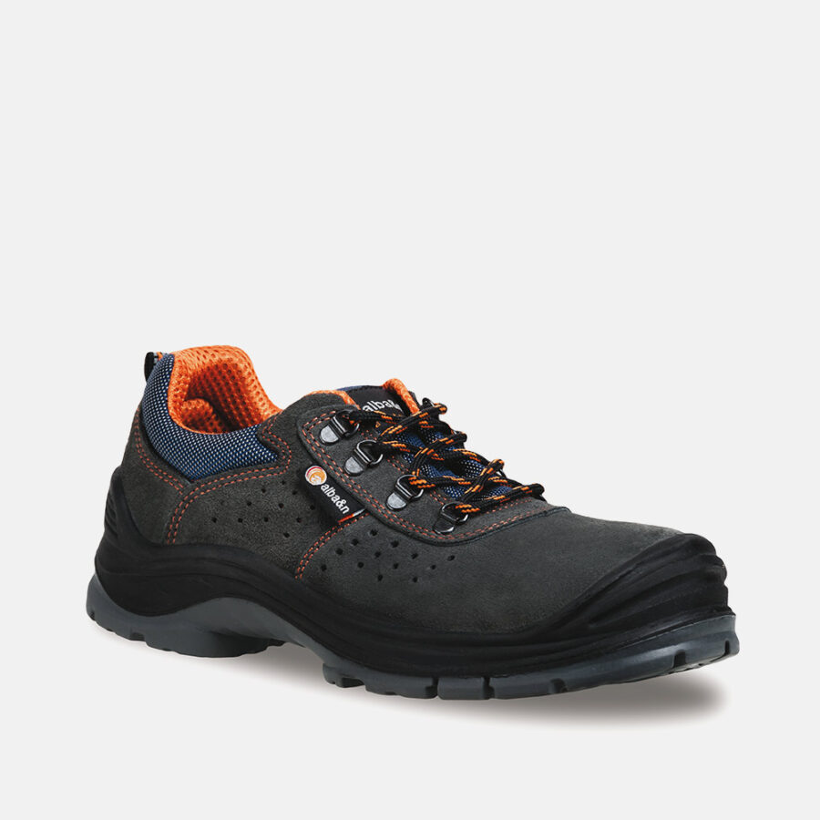 Calzatura bassa antinfortunistica in pelle S1P, dalla suola antiscivolo SRC, dotata di protezione della punta dei piedi e da perforazioni della suola.